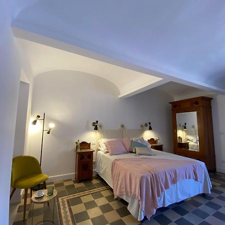Dimora Dei Minoriti Bed & Breakfast Katanya Dış mekan fotoğraf