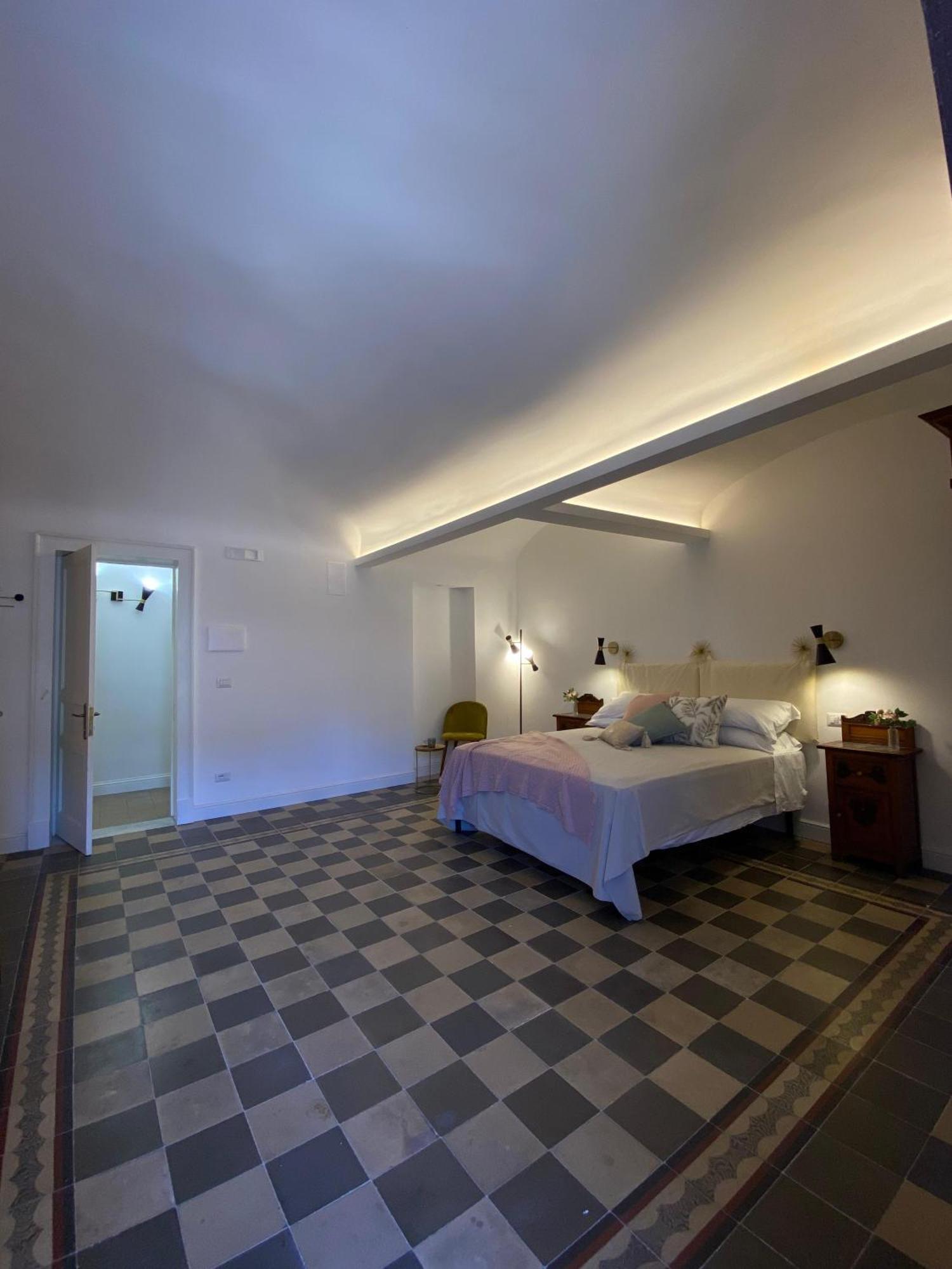 Dimora Dei Minoriti Bed & Breakfast Katanya Dış mekan fotoğraf