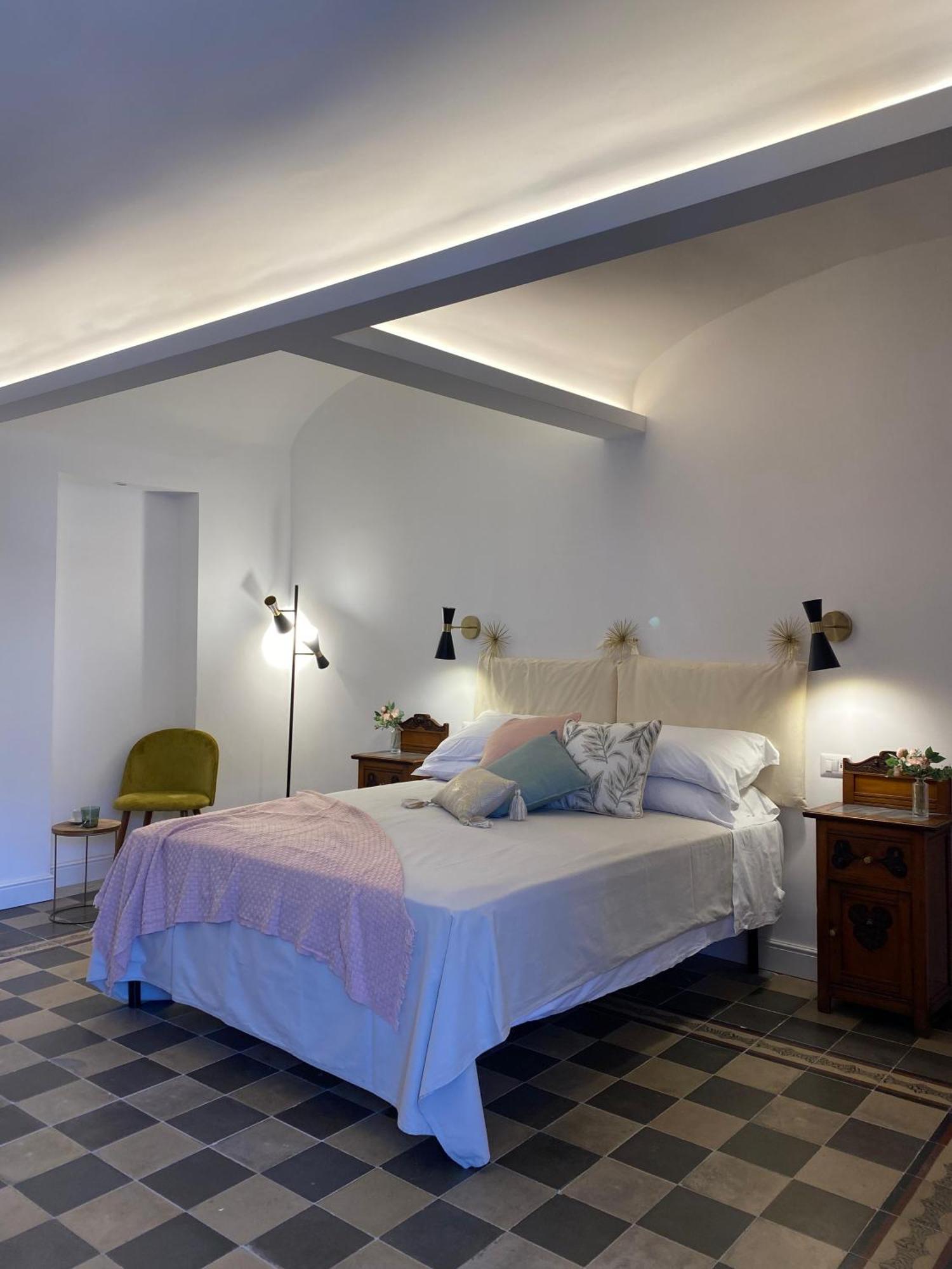 Dimora Dei Minoriti Bed & Breakfast Katanya Dış mekan fotoğraf