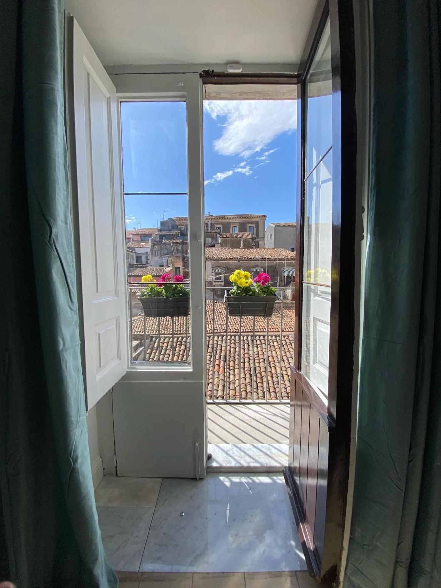 Dimora Dei Minoriti Bed & Breakfast Katanya Dış mekan fotoğraf