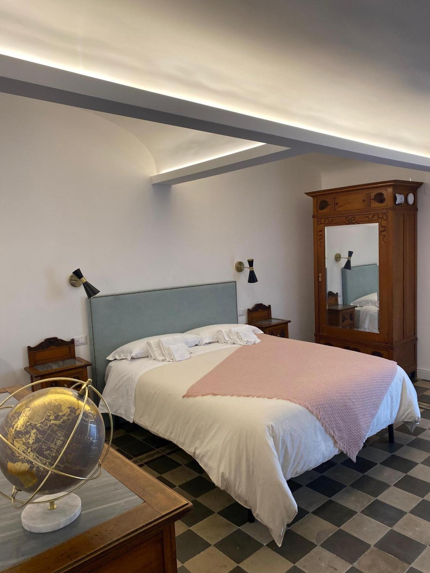 Dimora Dei Minoriti Bed & Breakfast Katanya Dış mekan fotoğraf