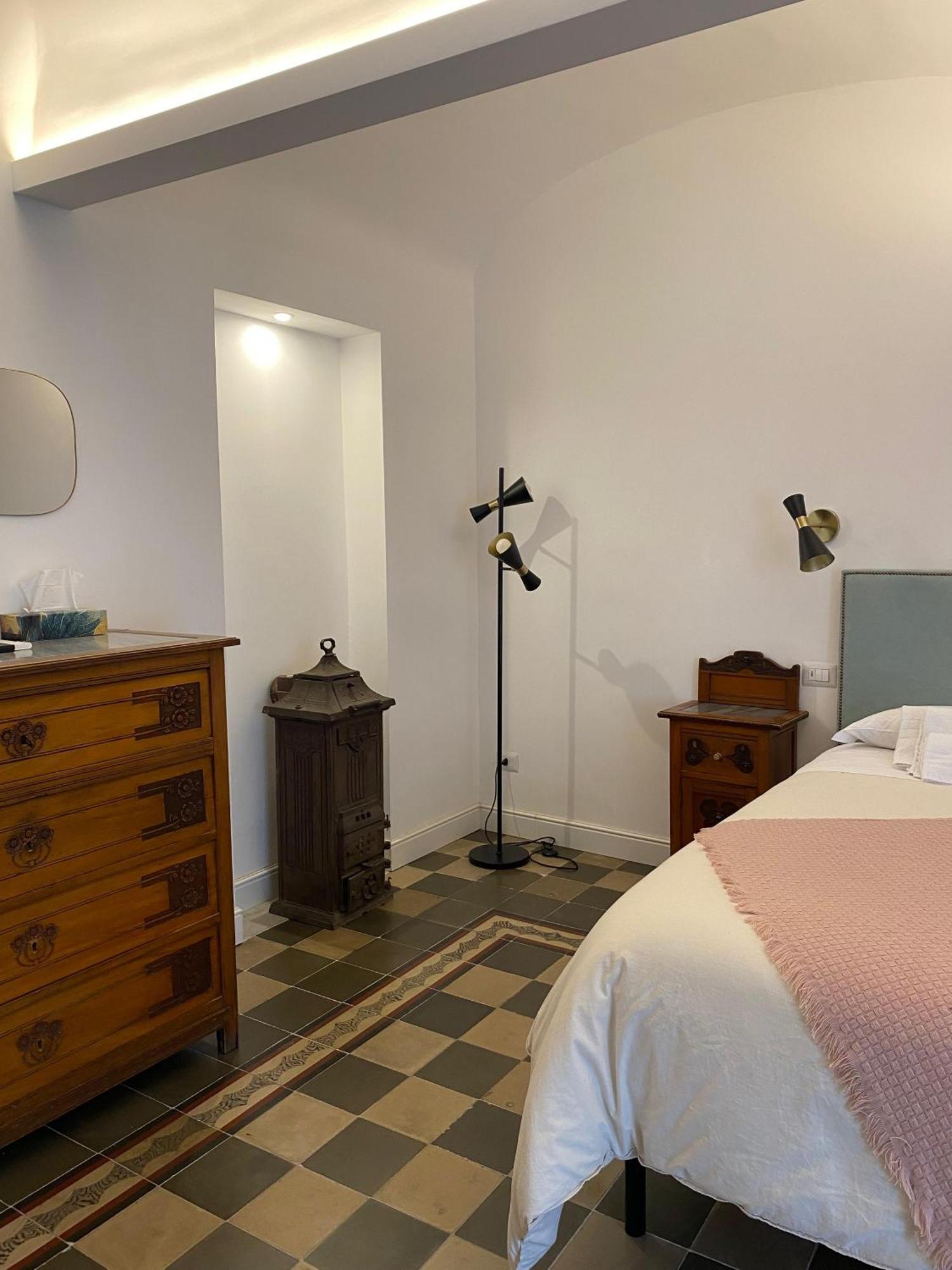 Dimora Dei Minoriti Bed & Breakfast Katanya Dış mekan fotoğraf